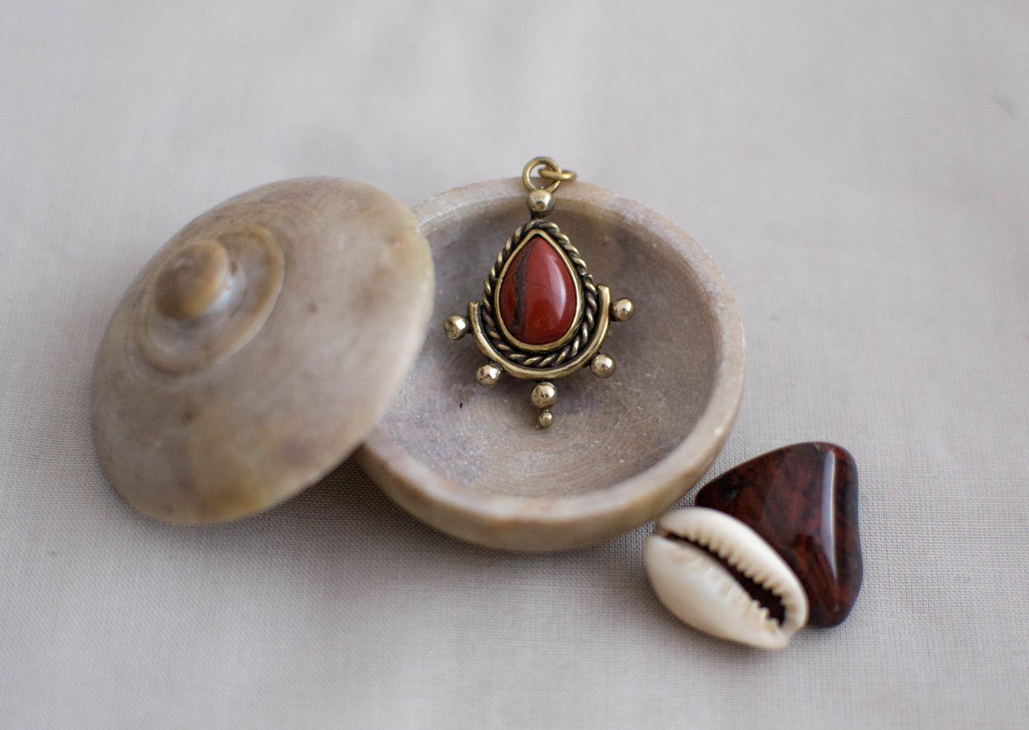 DREAMSEED AMULET NECKLACE